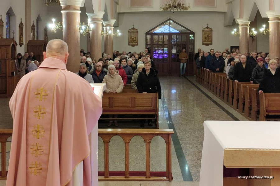 05 Niedziela - msza poranna.jpg